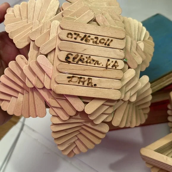 Tramp-art inspired Star-Shaped Wooden Candle Holders - Picture 4 of 8